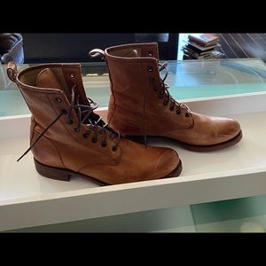 FRYE Veronica Combat